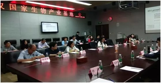 会场.jpg